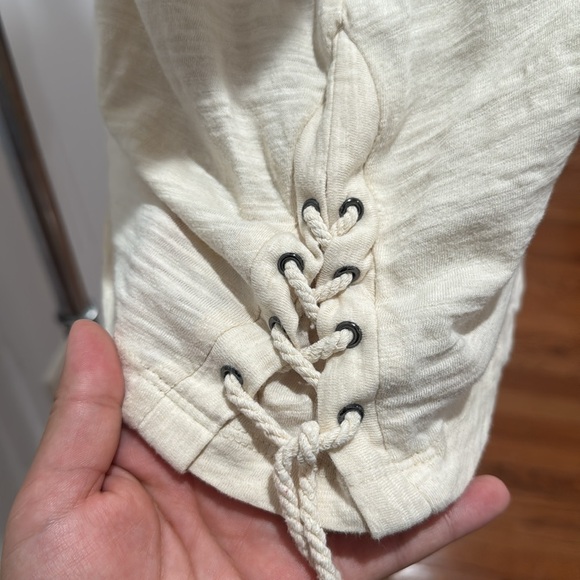 CUT OUT TEE - Picture 3 of 4